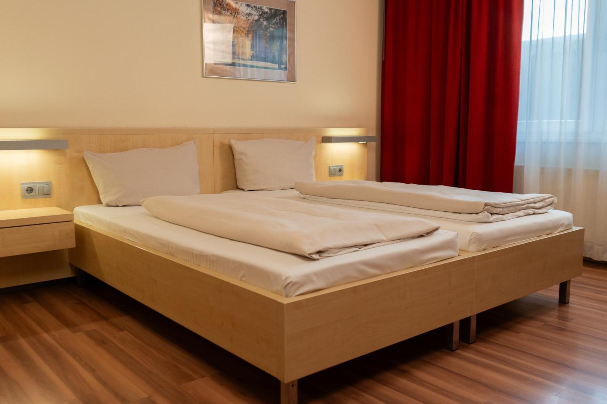 Autohof Hotel 3*